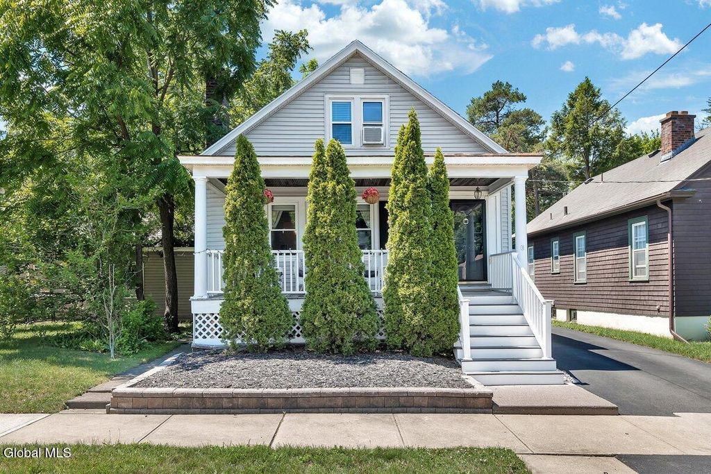 942 Myrtle Avenue, Albany, NY 12208