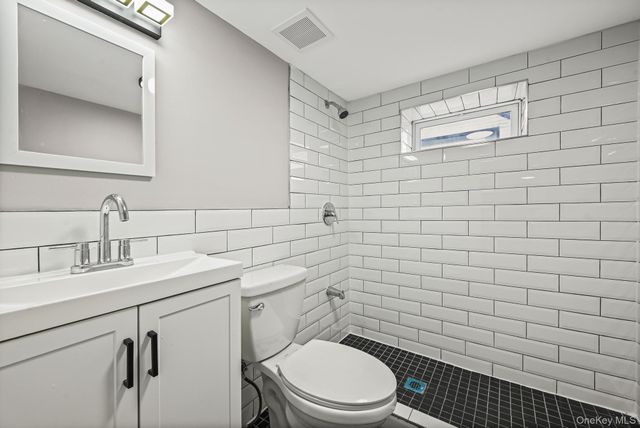 10415 202nd Street, Hollis, NY 11412