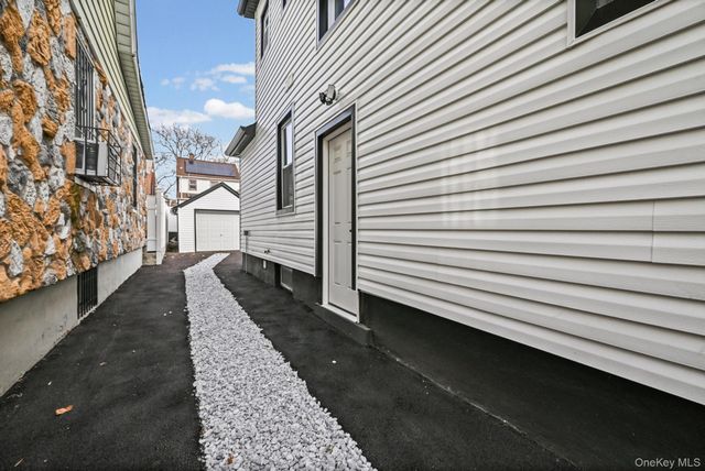 10415 202nd Street, Hollis, NY 11412