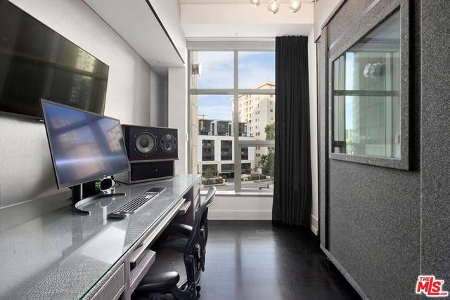 10776 Wilshire Boulevard 403, Los Angeles, CA 90024