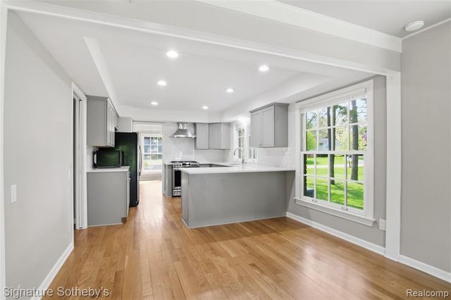 4576 Wagon Wheel Drive, Bloomfield Hills, MI 48301