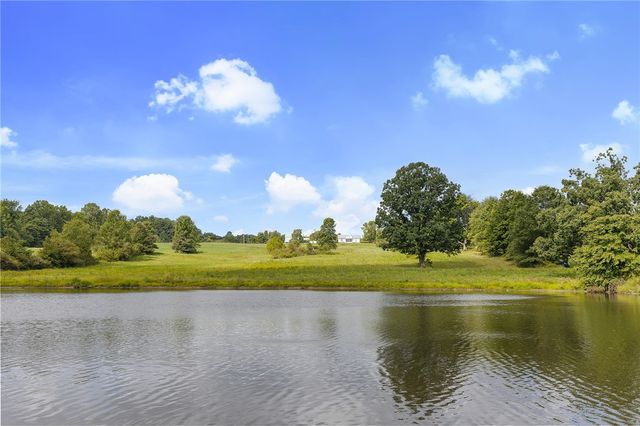 206 Lee Road, Springfield Twp, PA 16127