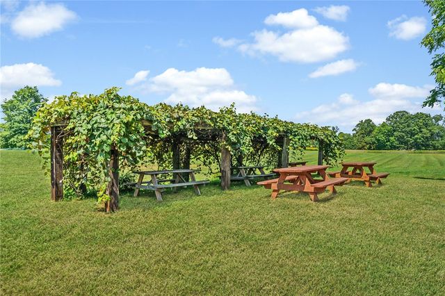 206 Lee Road, Springfield Twp, PA 16127