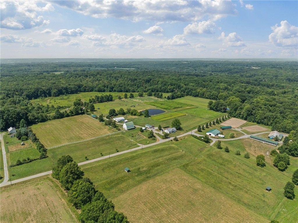 206 Lee Road, Springfield Twp, PA 16127