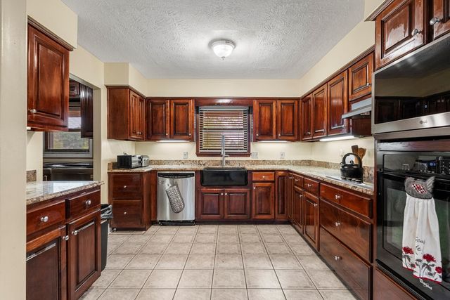 29 Overlook Drive, Seale, AL 36875