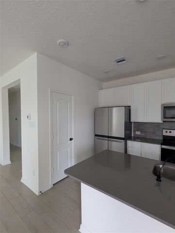 1301 Green Jay Lane, La Marque, TX 77568