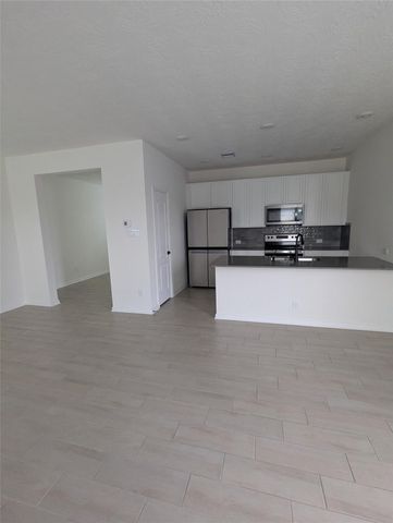 1301 Green Jay Lane, La Marque, TX 77568