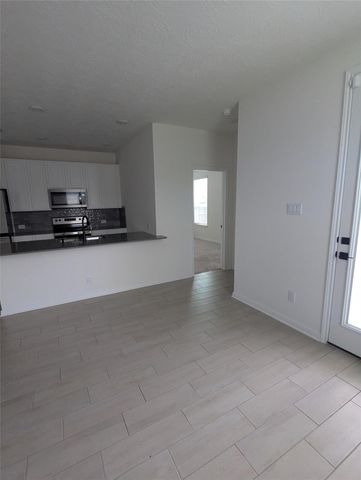1301 Green Jay Lane, La Marque, TX 77568