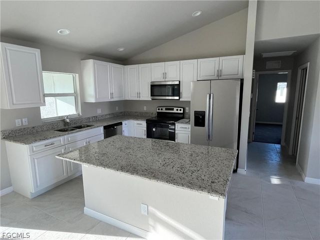 4334 SW 9th PL, Cape Coral, FL 33914