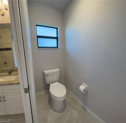 4334 SW 9th PL, Cape Coral, FL 33914