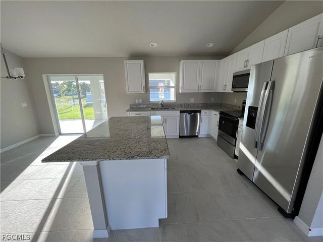 4334 SW 9th PL, Cape Coral, FL 33914