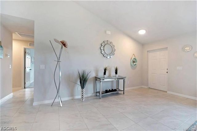 4334 SW 9th PL, Cape Coral, FL 33914