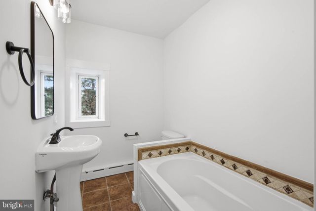 845 WHITE SCHOOL RD, Honey Brook, PA 19344