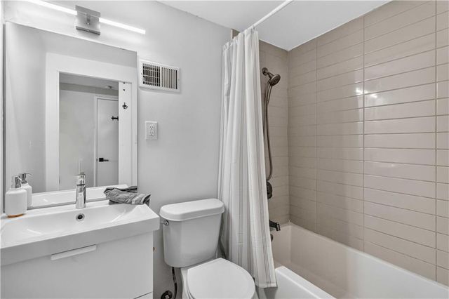 2965 Pharr Court South NW 319, Atlanta, GA 30305