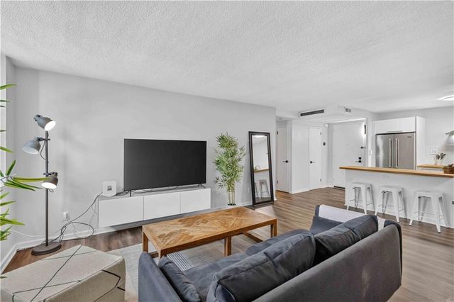 2965 Pharr Court South NW 319, Atlanta, GA 30305