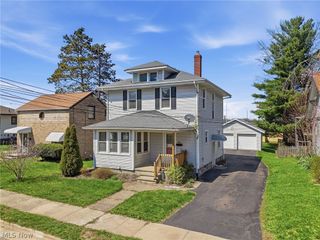 413 Hower Street NE, North Canton, OH 44720