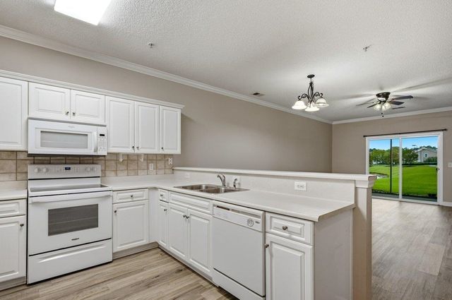 302 Kiskadee Loop Unit B, Conway, SC 29526