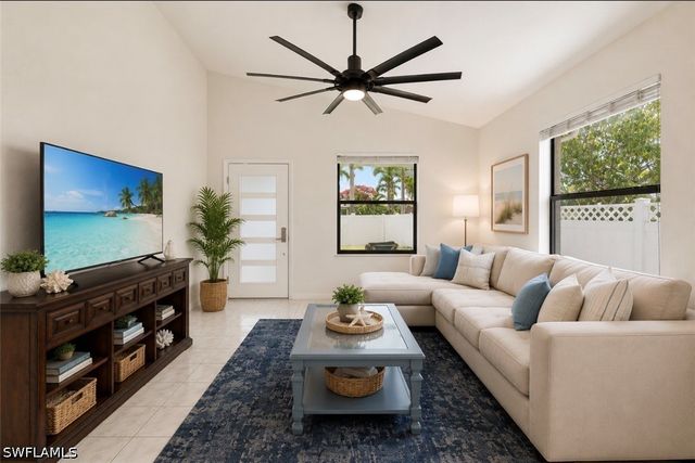 594 108th AVE N, Naples, FL 34108