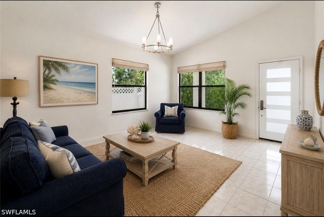 594 108th AVE N, Naples, FL 34108