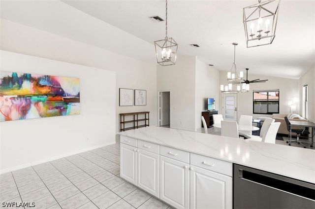 594 108th AVE N, Naples, FL 34108