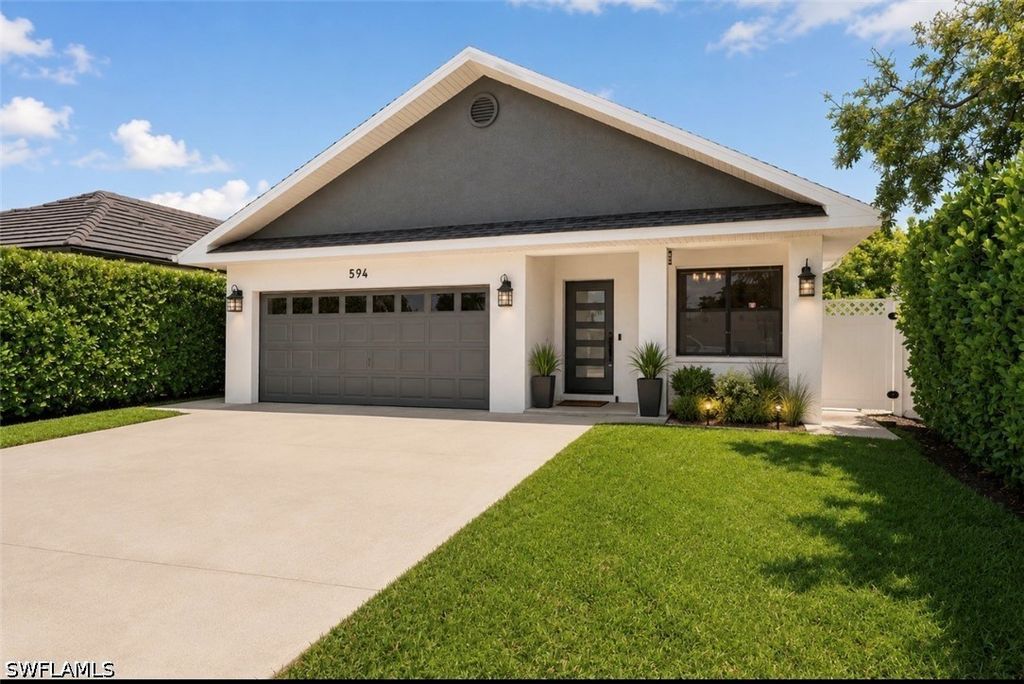 594 108th AVE N, Naples, FL 34108