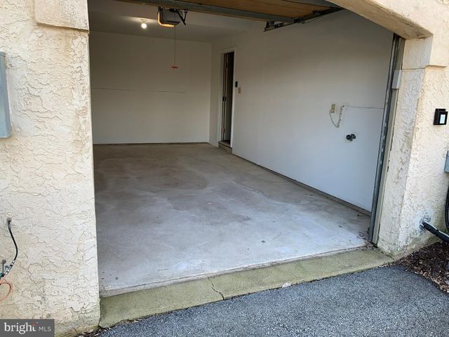 468 LYNETREE DR, West Chester, PA 19380