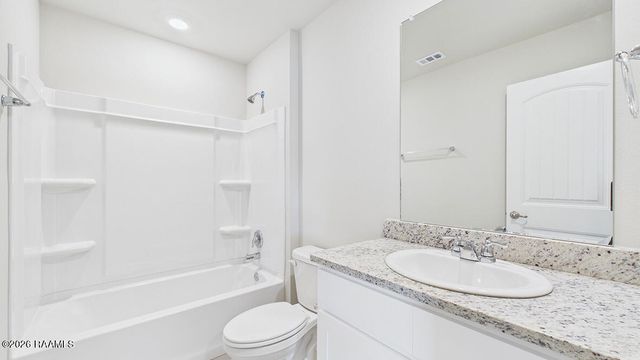 164 Cottage Cove Drive, Maurice, LA 70555