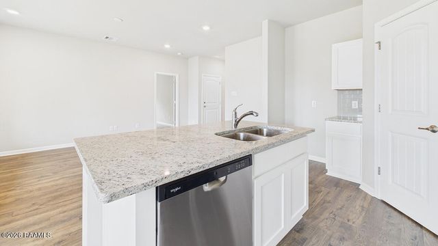 164 Cottage Cove Drive, Maurice, LA 70555