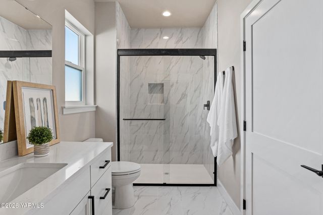 2521 S 47th Ave, Yakima, WA 98903