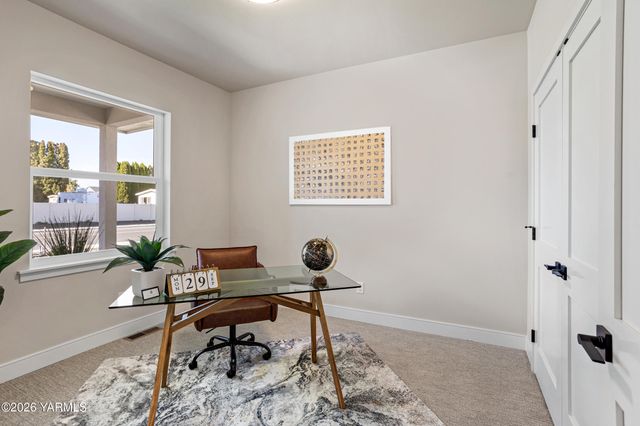 2521 S 47th Ave, Yakima, WA 98903