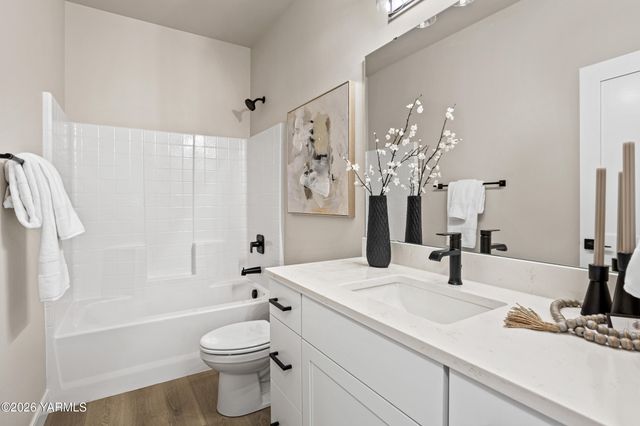 2521 S 47th Ave, Yakima, WA 98903