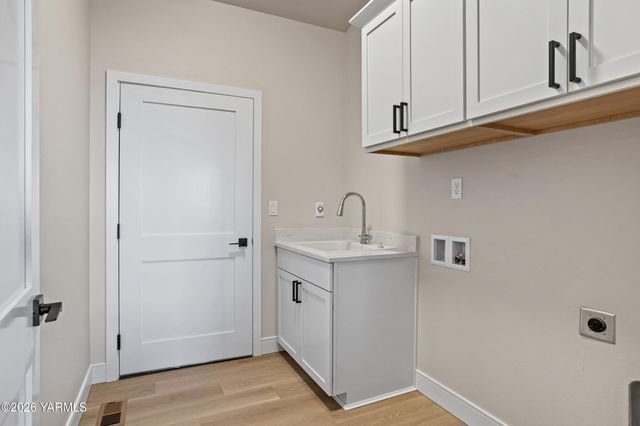 2521 S 47th Ave, Yakima, WA 98903