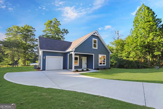 201 Duck Walk Way, Hogansville, GA 30230