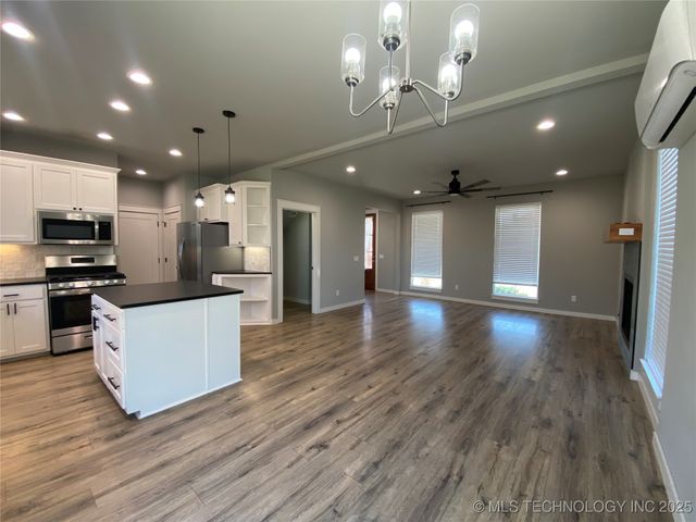 303 S Atoka Avenue, Coweta, OK 74429