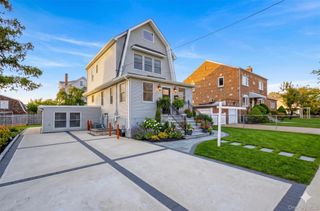 19 6th Street, New Hyde Park, NY 11040