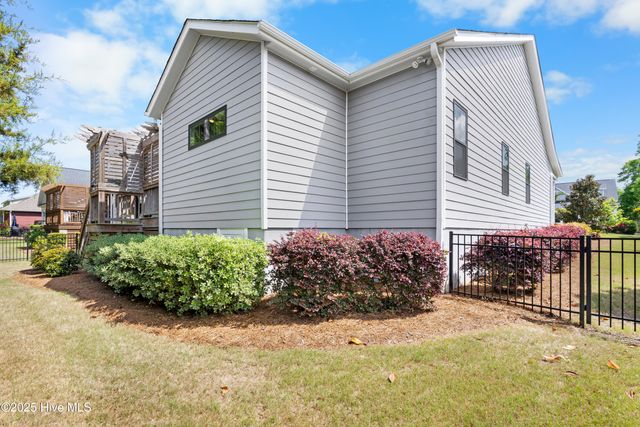 105 Helmsman Drive, Wilmington, NC 28412