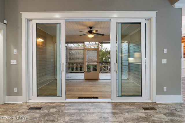 105 Helmsman Drive, Wilmington, NC 28412