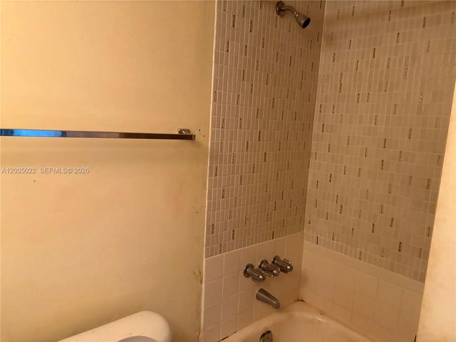 1655 NE 115th Street 29B, Miami, FL 33181