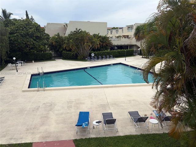 1655 NE 115th Street 29B, Miami, FL 33181