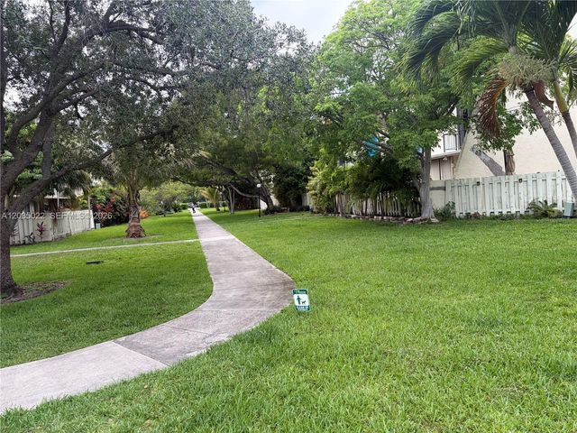 1655 NE 115th Street 29B, Miami, FL 33181