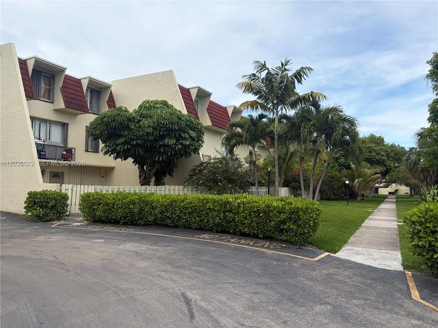 1655 NE 115th Street 29B, Miami, FL 33181