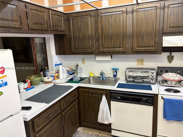 1655 NE 115th Street 29B, Miami, FL 33181
