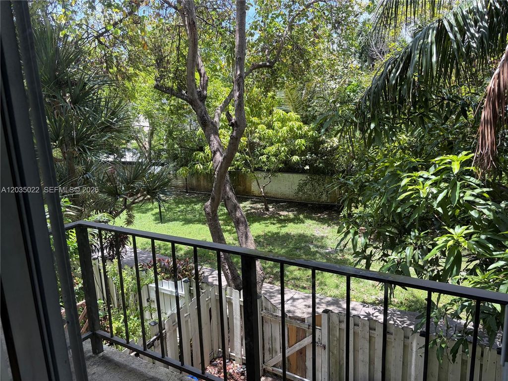 1655 NE 115th Street 29B, Miami, FL 33181