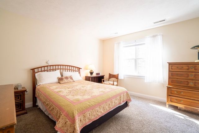 5 Lane Farm Drive 5, Bedford, MA 01730