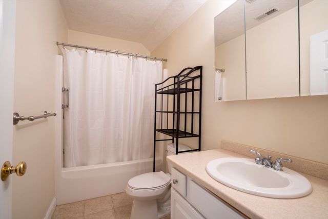 5 Lane Farm Drive 5, Bedford, MA 01730