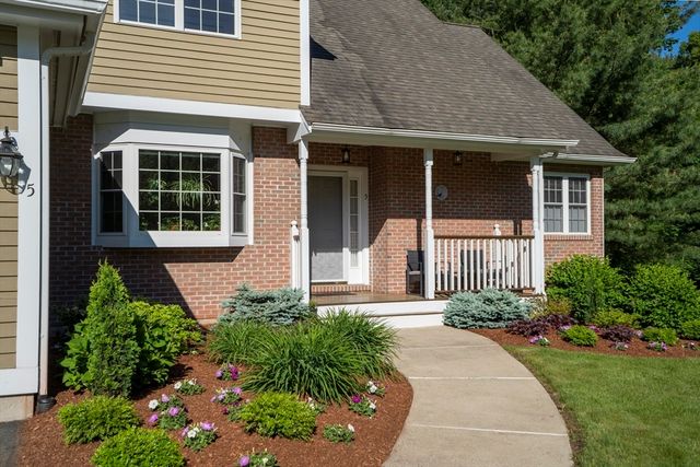5 Lane Farm Drive 5, Bedford, MA 01730