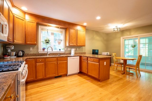 5 Lane Farm Drive 5, Bedford, MA 01730