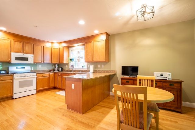 5 Lane Farm Drive 5, Bedford, MA 01730