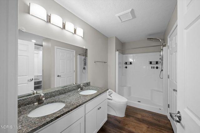 13 Cascade Lane, Delta, OH 43515