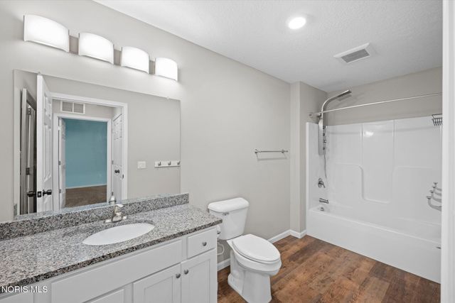13 Cascade Lane, Delta, OH 43515